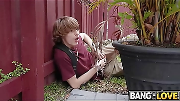 In Richelle Ryan Backyard Chris Lockwood, Ethan Seeks